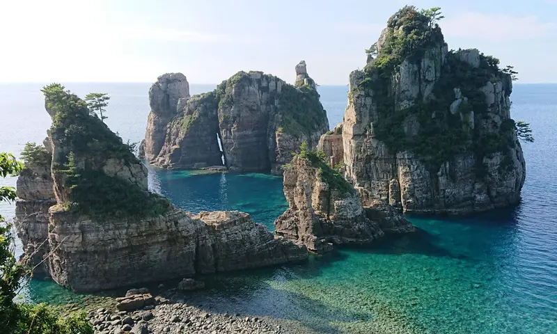 金山海岸ワイルドトレッキング&断崖クルージングの様子